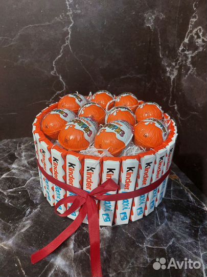 Сладкие боксы. Торт из киндеров