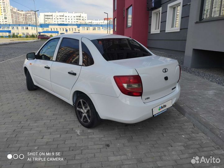 LADA Granta 1.6 МТ, 2012, 122 115 км