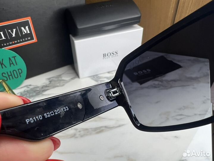 Valentino очки новые солнцезащитные