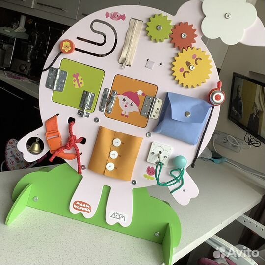 Бизиборд напольный Смешарики в отличном состоянии