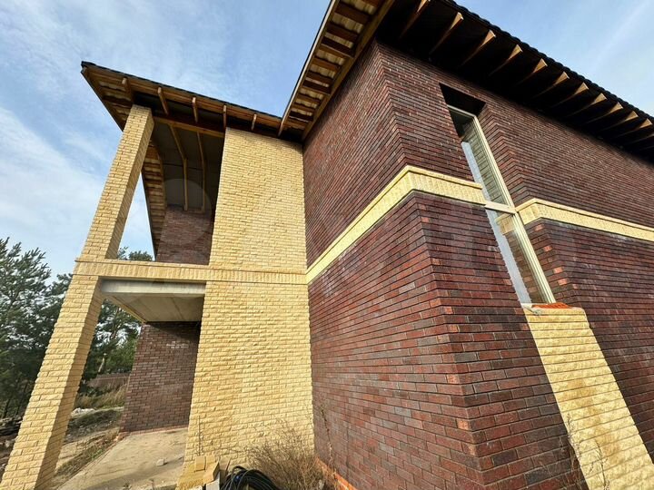 Дом 257,9 м² на участке 12,4 сот.