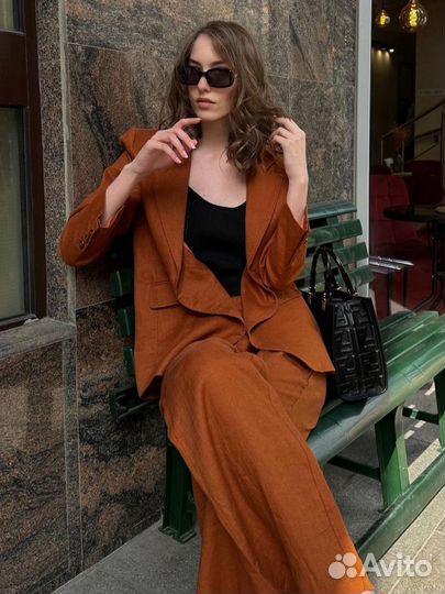 Льняной костюм женский