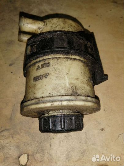 Бачок гура Renault Megane I