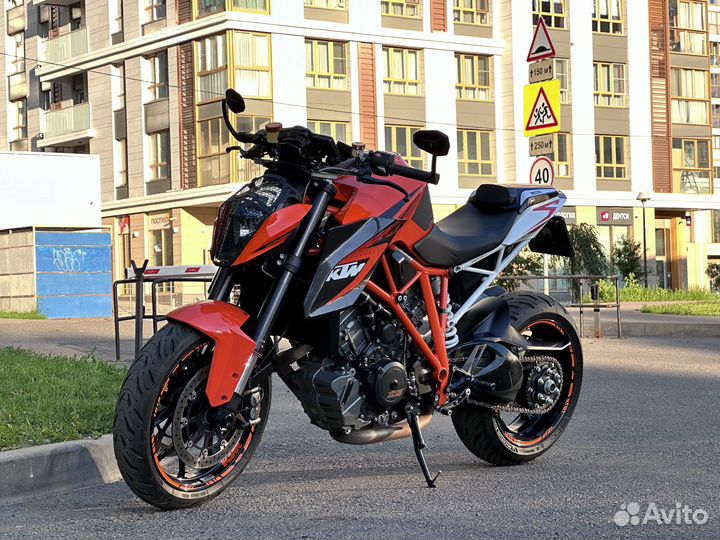 KTM 1290 super duke R