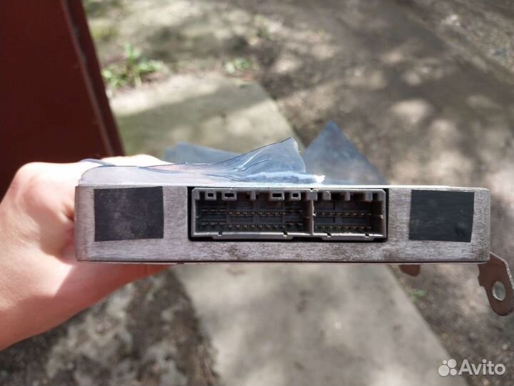 Блок управления двс Toyota Corolla