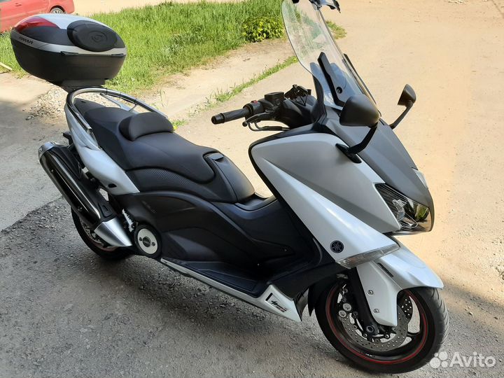 Скутер Yamaha T- Max 530