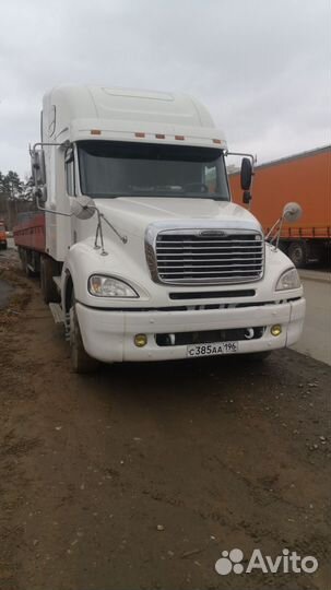 Freightliner Columbia с полуприцепом, 2003