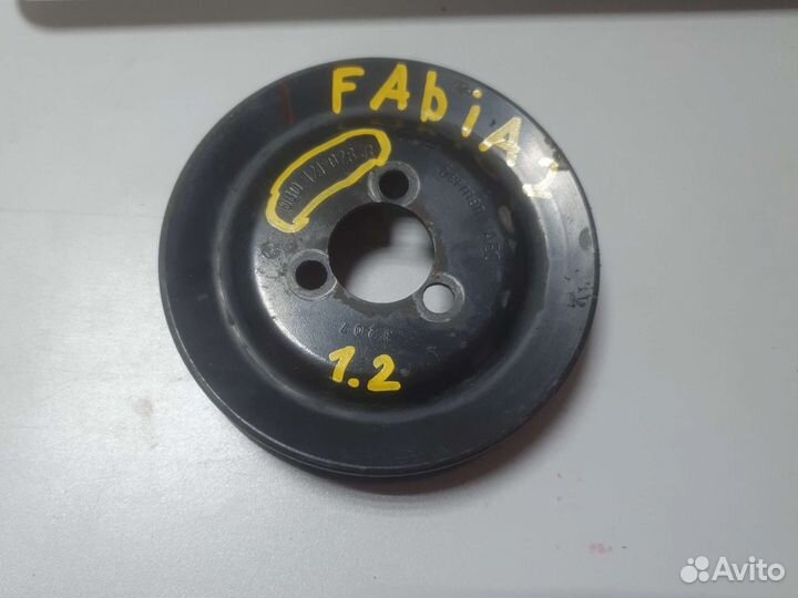 Шкив водяного насоса помпы Skoda Fabia 2 1.2 л