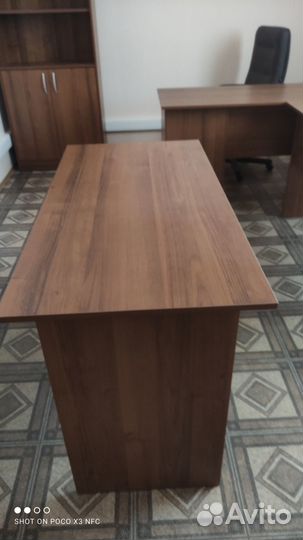 Продам комплект офисной мебели б/у