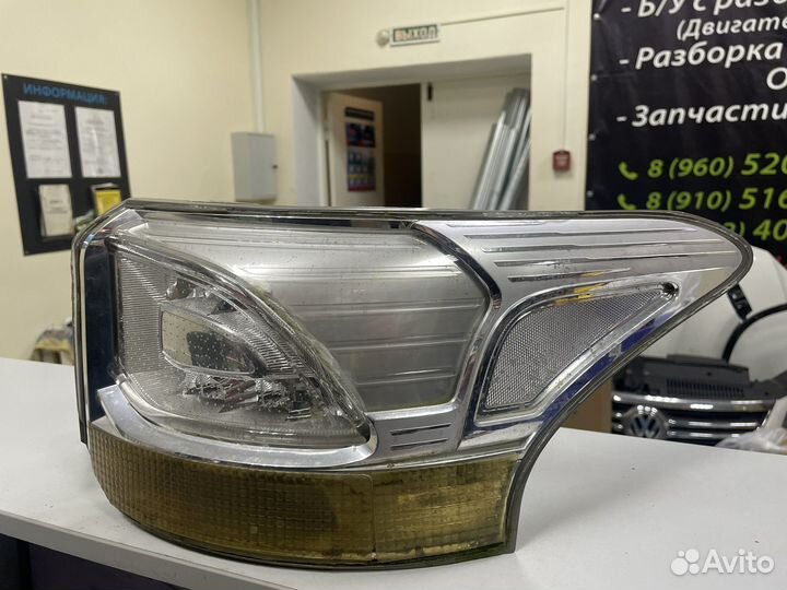 Mitsubishi outlander фонарь правый 8330a788