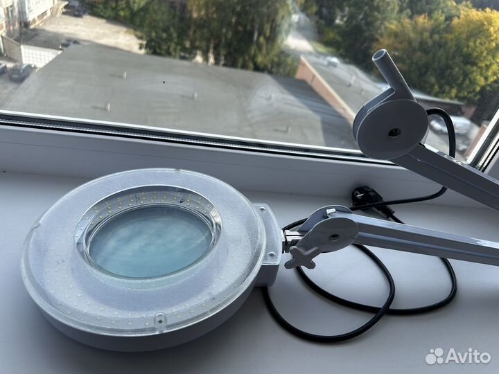 Лампа лупа настольная