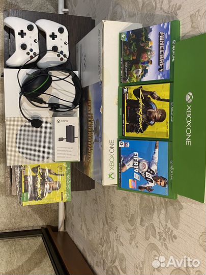 Xbox One s 2 геймпада 1tb 4K