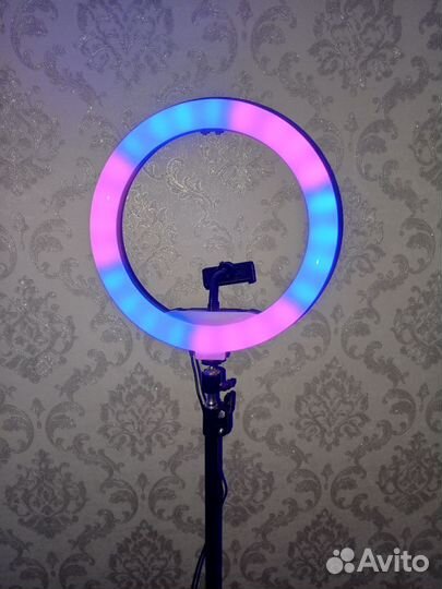 Кольцевая лампа 33 со штативом