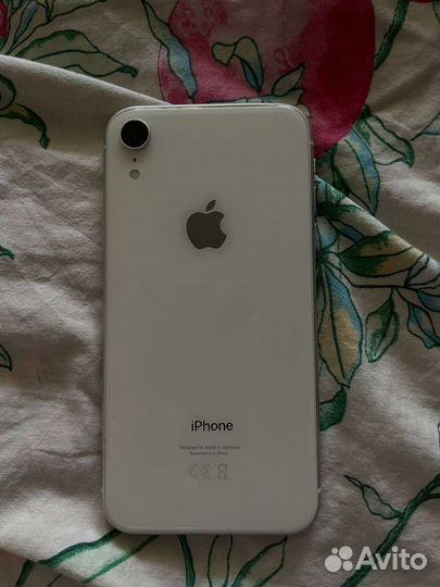 Телефон iPhone XR