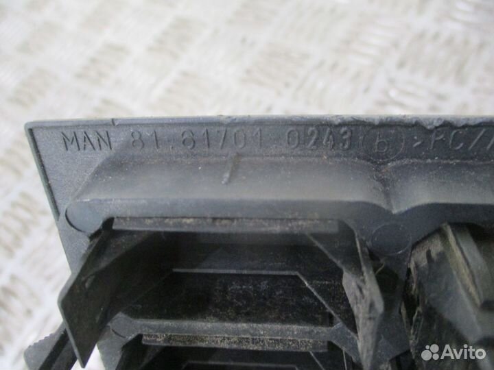 Накладка торпедо с кнопками MAN 81617010243