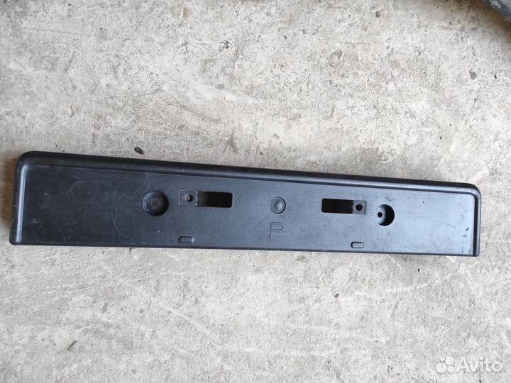 Подиум номерного знака передний Chevrolet Trailbla