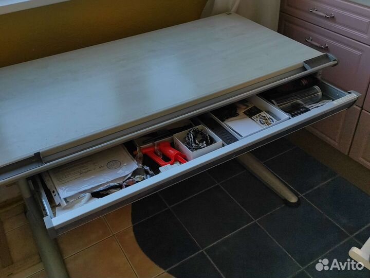 Растущая парта moll