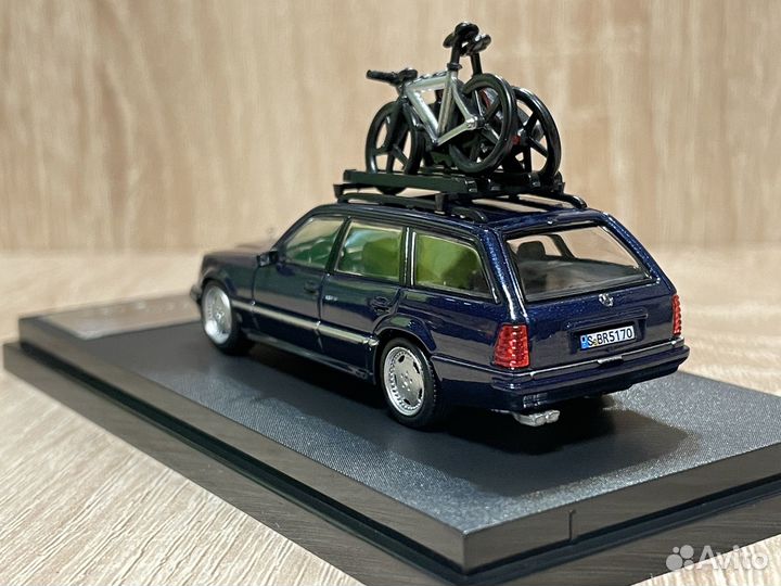 1:64 Mortal Mercedes-Benz S124