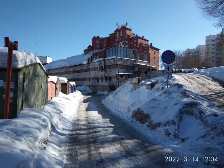 Гараж, > 30 м²