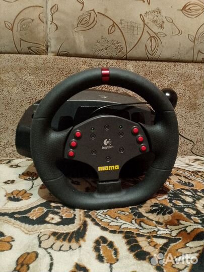 Руль Logitech Momo Racing