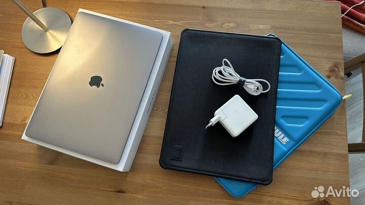 Macbook pro 15 2019 i9 32gb 1tb