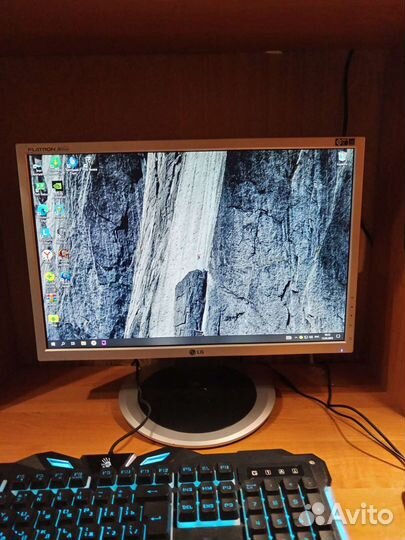 Монитор для компьютера 19 дюймов