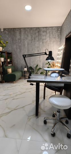 Маникюр педикюр