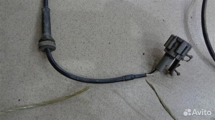 Датчик ABS задний правый Nissan Navara D40 2004-2