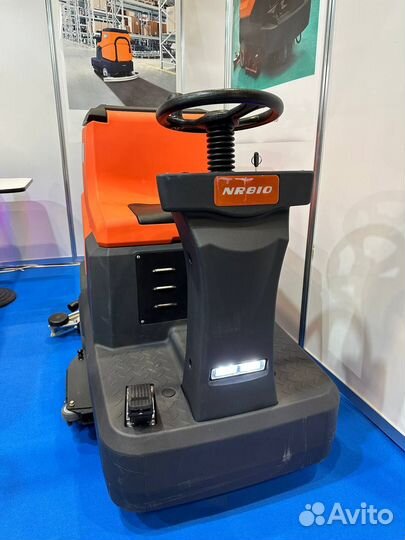 Поломоечная машина noblelift NR810 самоходная