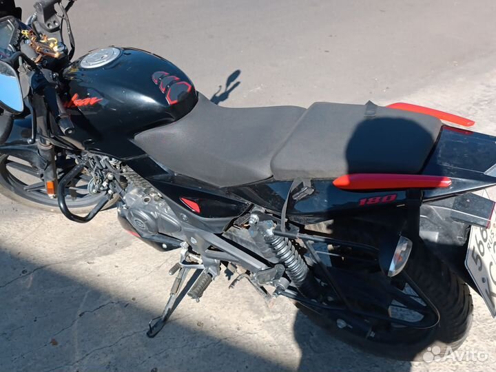 Bajaj pulsar 180