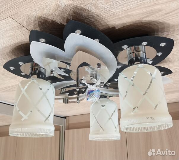 Люстра потолочная б/у