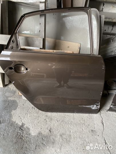 Дверь правая задняя volkswagen polo 2017