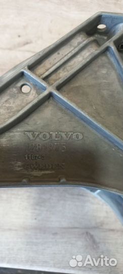 Кронштейн рулевой колонки V50, S40, c30 2004-2012