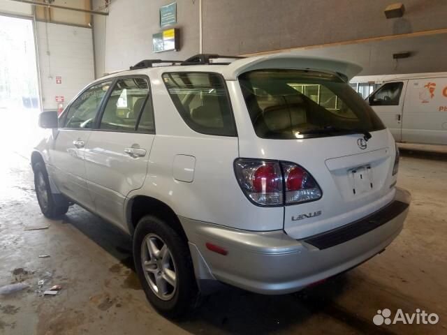 В разборе Lexus RX 300