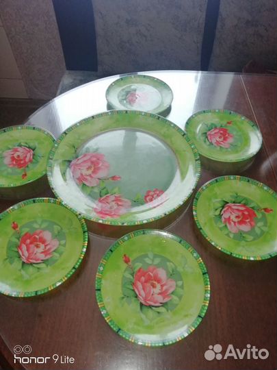 Посуда для сервировки стола