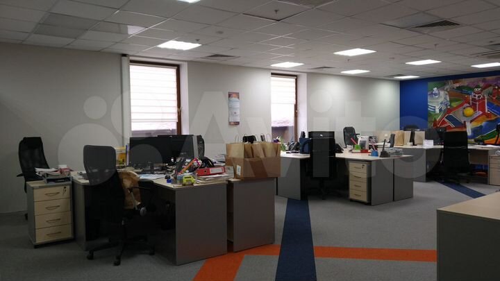 Здание, 1160.5 м²