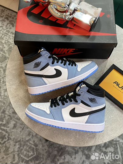 Nike Air Jordan 1 High 'UNC'