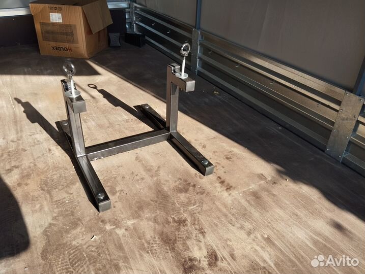 Крепление (стойка) для перевозки эндуро в прицепе