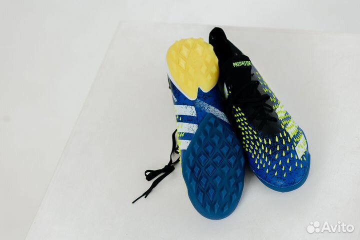 Футбольные бутсы Adidas Predator