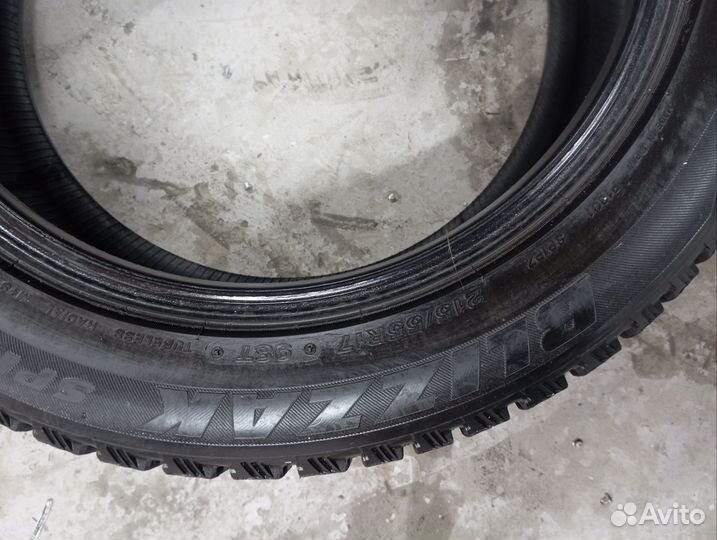 Bridgestone Blizzak Ice 215/55 R17