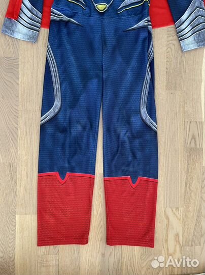 Костюм Супермена с объемными мускулами и плащем