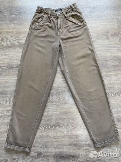 Джинсы mom