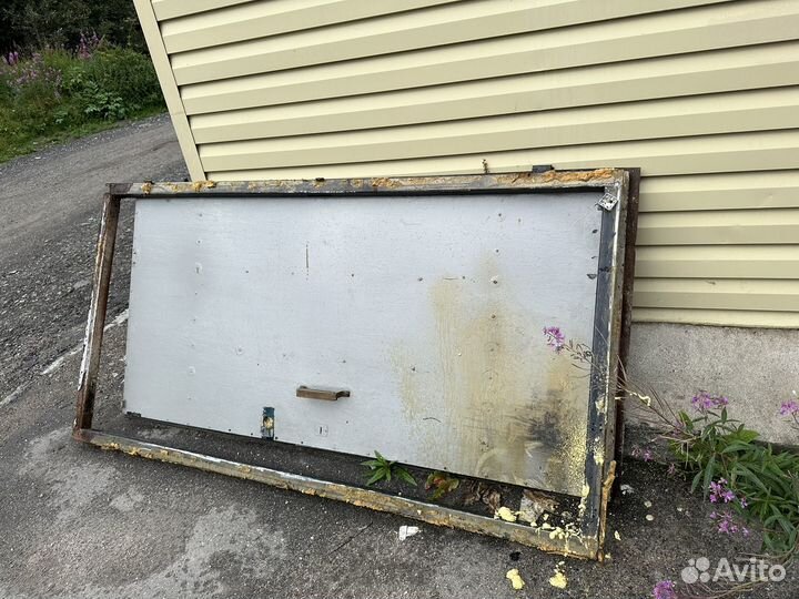 Металлическая дверь бу