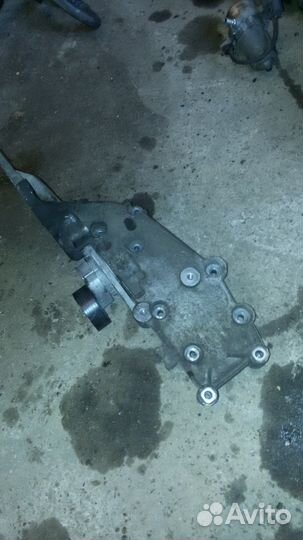 Кронштейн кондиционера. гура вольво хс-90 volvo