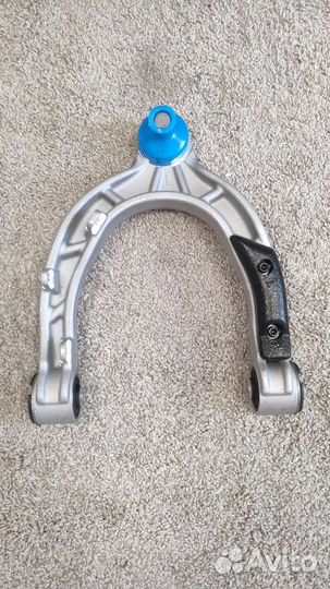 Рычаг верхний передний на Tesla Model 3