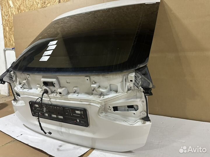 Крышка багажника на BMW G32