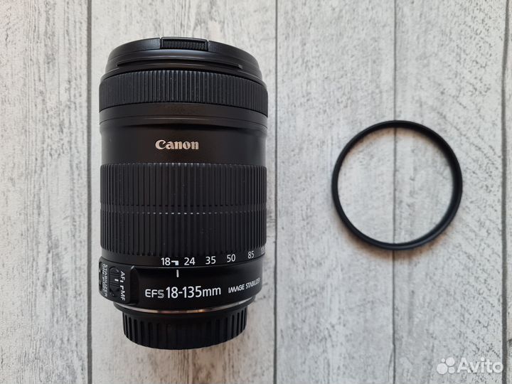 Объектив Canon EF-S 18-135mm f/3.5-5.6 IS