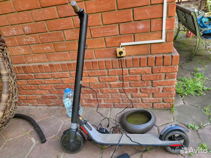 Электросамокат Ninebot by Segway Kickscooter ES1