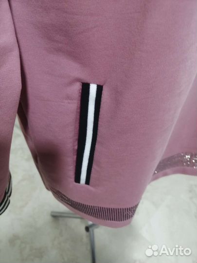 Костюм остался 48 и54