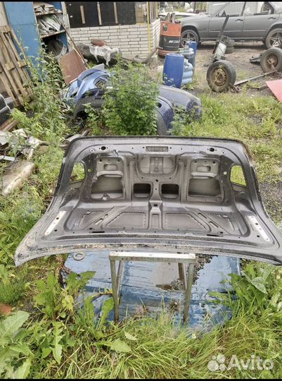 BMW F 10, крышка богажника